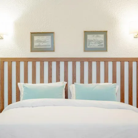 Almira Luxury Apartament *