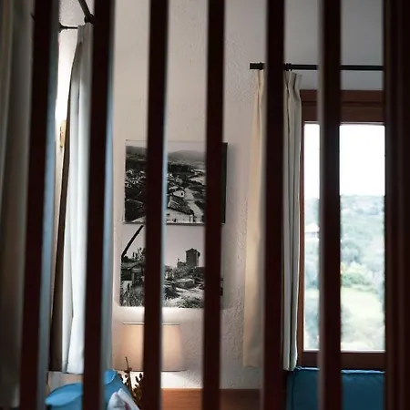 Almira Luxury Apartament *