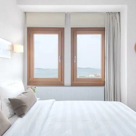 Almira Luxury