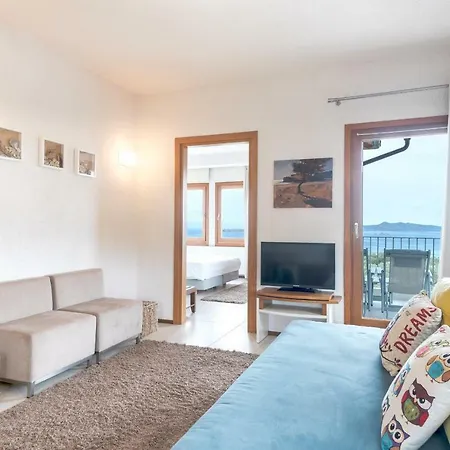 Almira Luxury Apartment Ouranoupoli