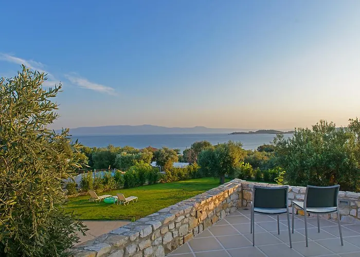 Almira Luxury